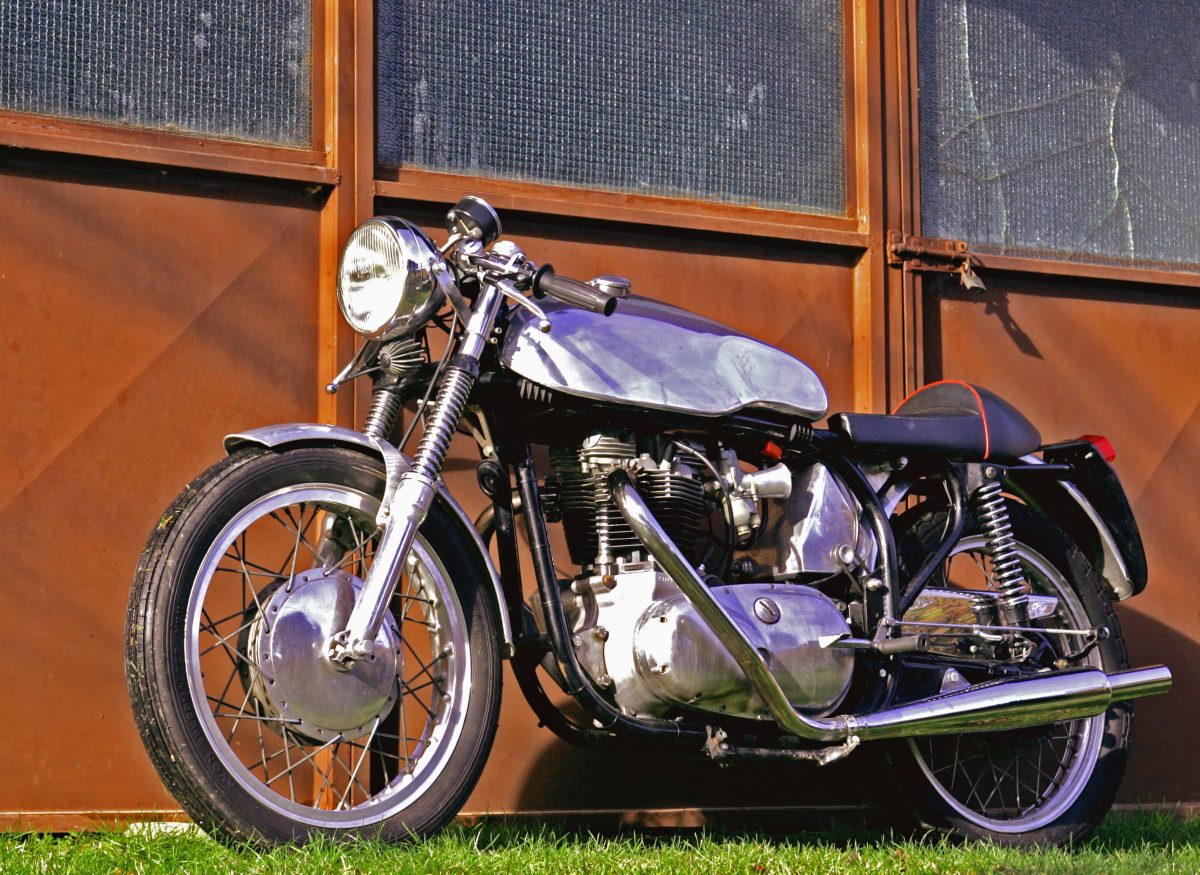 VIEJA GUARDIA PARA EL BIKE SHOW DEL SUN TO SUN